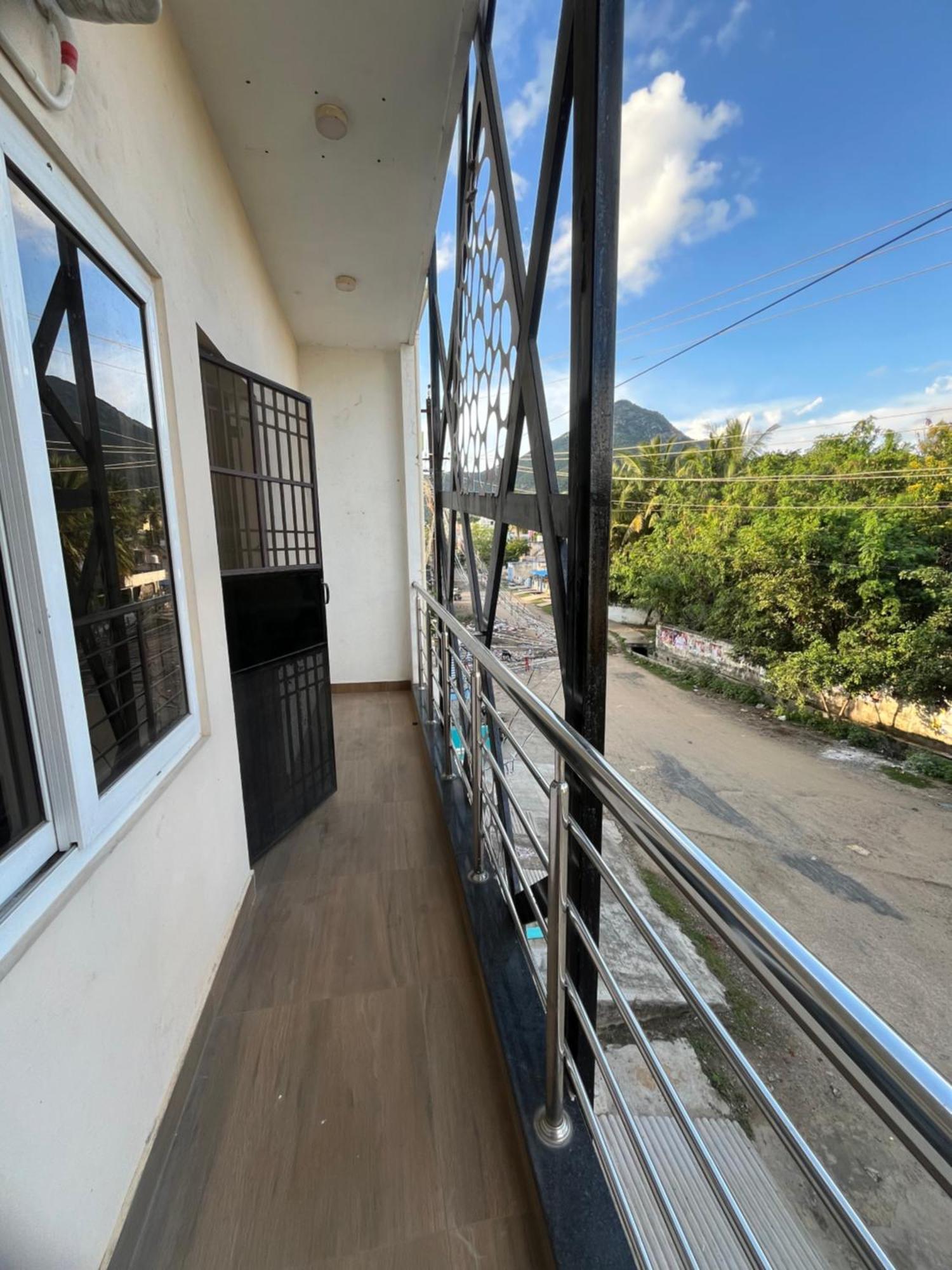 Girivalam Vista Residency Appartement Tiruvannāmalai Buitenkant foto